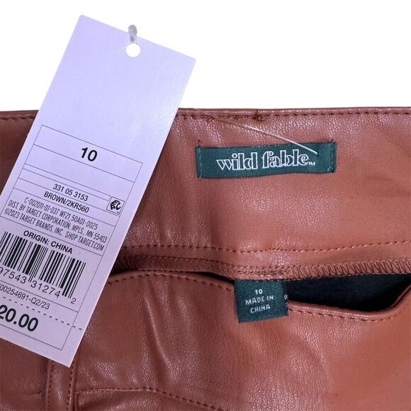 NWT Wild Fable Women's High-Rise Faux Leather Shorts Brown Size 10 - Picture 3 of 3